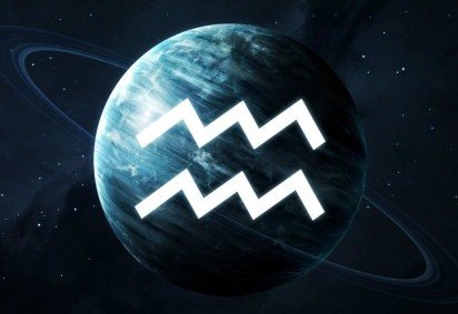 Dois planetas regem Aquário e explicam por que o signo é ao mesmo tempo livre e comprometido (Imagem: Vadim Sadovski | Shutterstock) -  (crédito: EdiCase) -Dois planetas regem Aquário e explicam por que o signo é ao mesmo tempo livre e comprometido (Imagem: Vadim Sadovski | Shutterstock) -  (crédito: EdiCase)