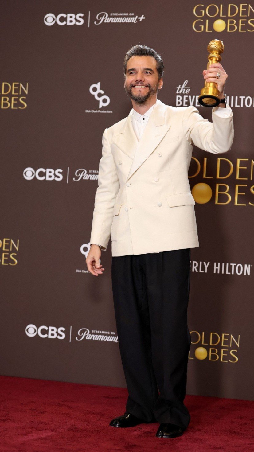 Ator Wagner Moura leva a moda conceitual ao tapete vermelho e reacende o interesse pela influente e misteriosa Maison Margiela -  (crédito:  AMY SUSSMAN e MONICA SCHIPPER / GETTY IMAGES NORTH AMERICA / GETTY IMAGES VIA AFP)