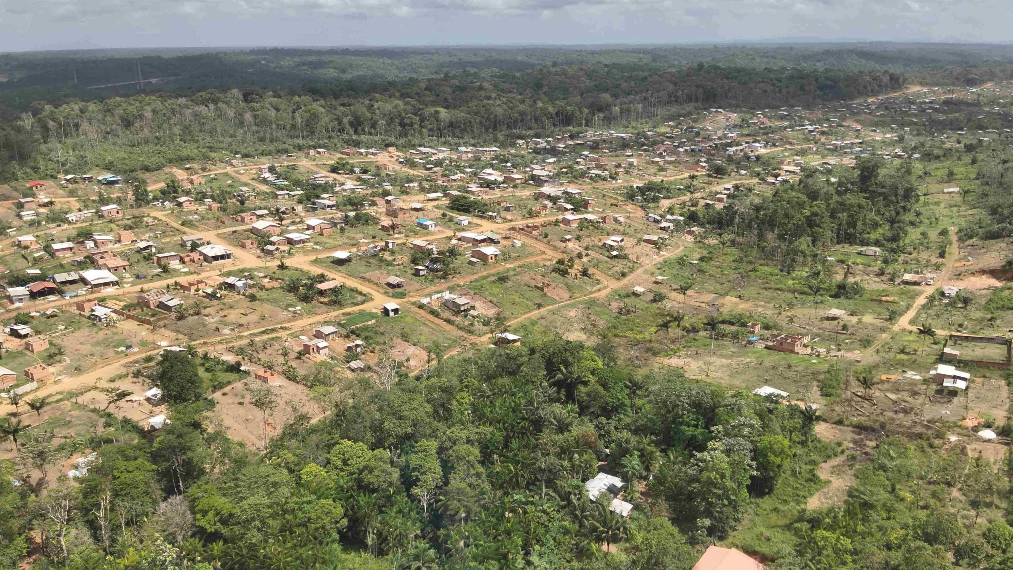 Área desmatada recebeu novas ocupações no Oiapoque; moradores chegam na esperança dos recursos do petróleo -  (crédito: Uesclei Costa)