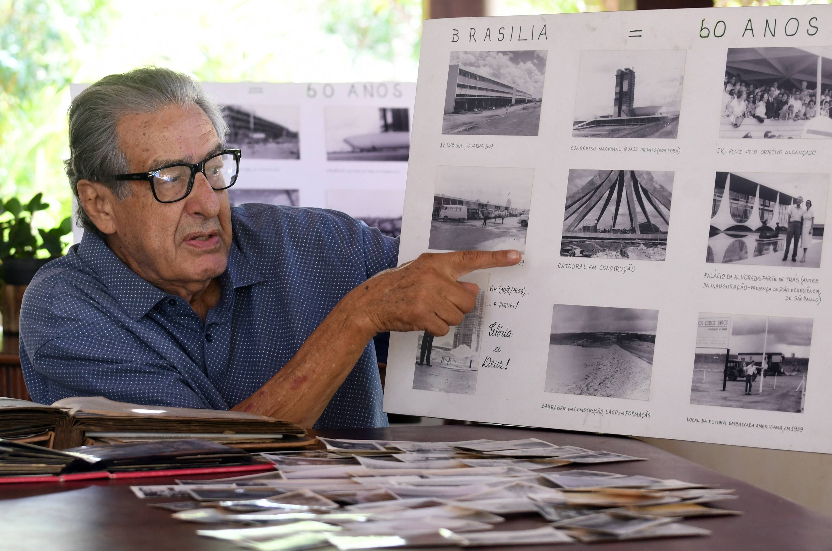 Legado de amor a Brasília: conheça o pioneiro que guarda centenas de fotos da capital