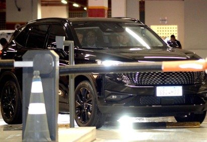  14/01/2026 Cr&eacute;dito: Marcelo Ferreira/CB/D.A Press. Brasil. Bras&iacute;lia - DF -  Presidente do Banco Central Gabriel Galipolo, saindo da Superintendencia da Pol&iacute;cia Federal ap&oacute;s depoimento. -  (crédito:  Marcelo Ferreira/CB/D.A Press) - 14/01/2026 Cr&eacute;dito: Marcelo Ferreira/CB/D.A Press. Brasil. Bras&iacute;lia - DF -  Presidente do Banco Central Gabriel Galipolo, saindo da Superintendencia da Pol&iacute;cia Federal ap&oacute;s depoimento. -  (crédito:  Marcelo Ferreira/CB/D.A Press)