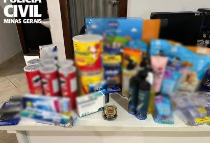 Mulher é presa ao usar comprovantes falsos de Pix para compras em Lagoa da Prata (MG) -  (crédito: PCMG/Reprodução)