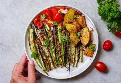 Quiabo grelhado (Imagem: yohanes_setiyanto | Shutterstock)  -  (crédito: EdiCase) -Quiabo grelhado (Imagem: yohanes_setiyanto | Shutterstock)  -  (crédito: EdiCase)