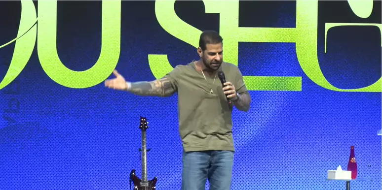 O pastor evang&eacute;lico Fabiano Zettel foi preso em Guarulhos, quando se preparava para embarcar em um voo com destino a Dubai

 -  (crédito: YouTube Lagoinha Belvedere/Reprodu&ccedil;&atilde;o) -O pastor evang&eacute;lico Fabiano Zettel foi preso em Guarulhos, quando se preparava para embarcar em um voo com destino a Dubai

 -  (crédito: YouTube Lagoinha Belvedere/Reprodu&ccedil;&atilde;o)