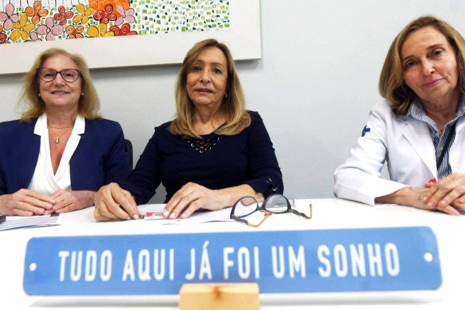  Vanderli Frare (Blazer), Ilda Peliz e Isis Magalhaes. "O hospital foi a constru&ccedil;&atilde;o de um sonho", afirmou Ilda
