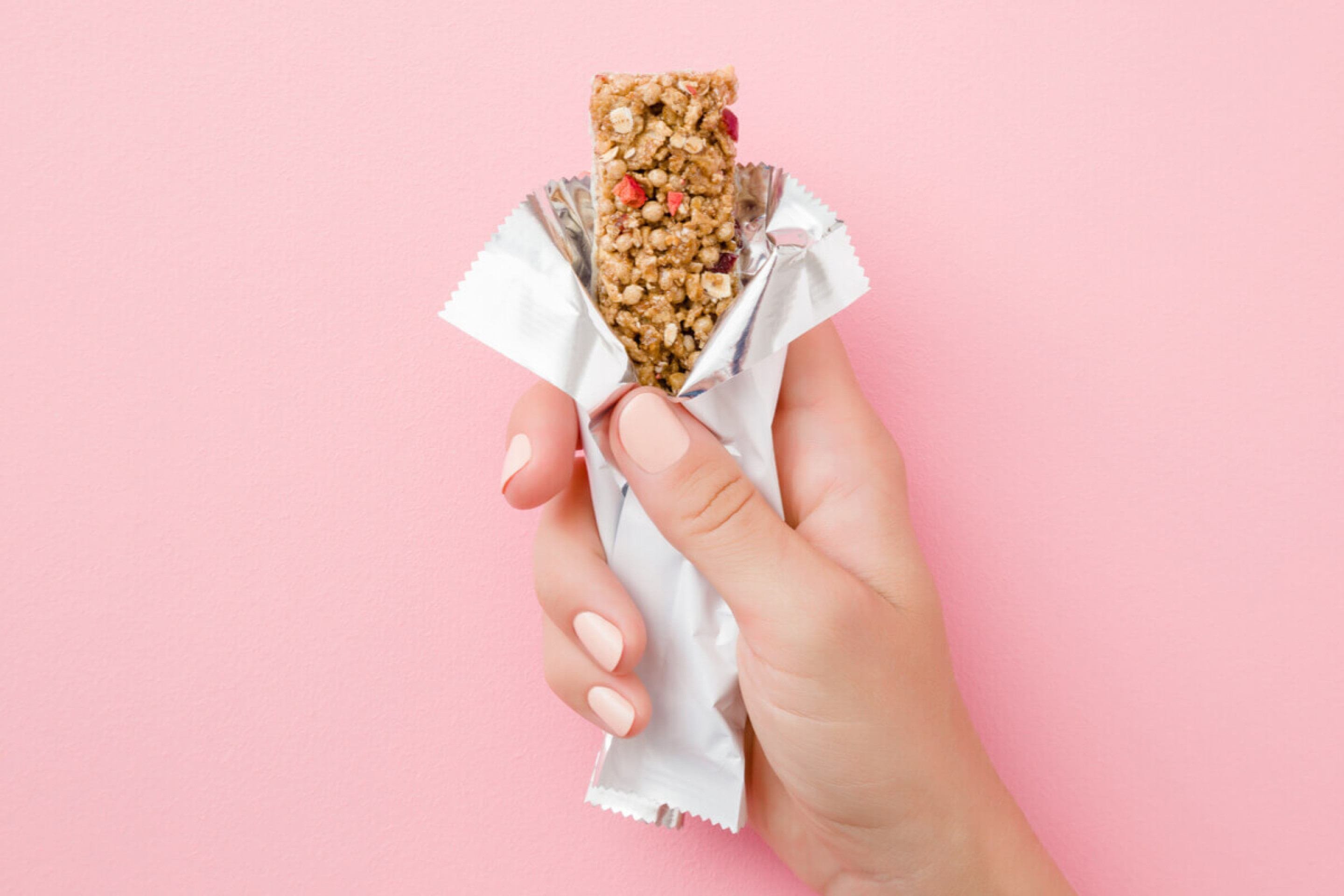 Barrinhas de cereais são realmente saudáveis? Nutricionista responde