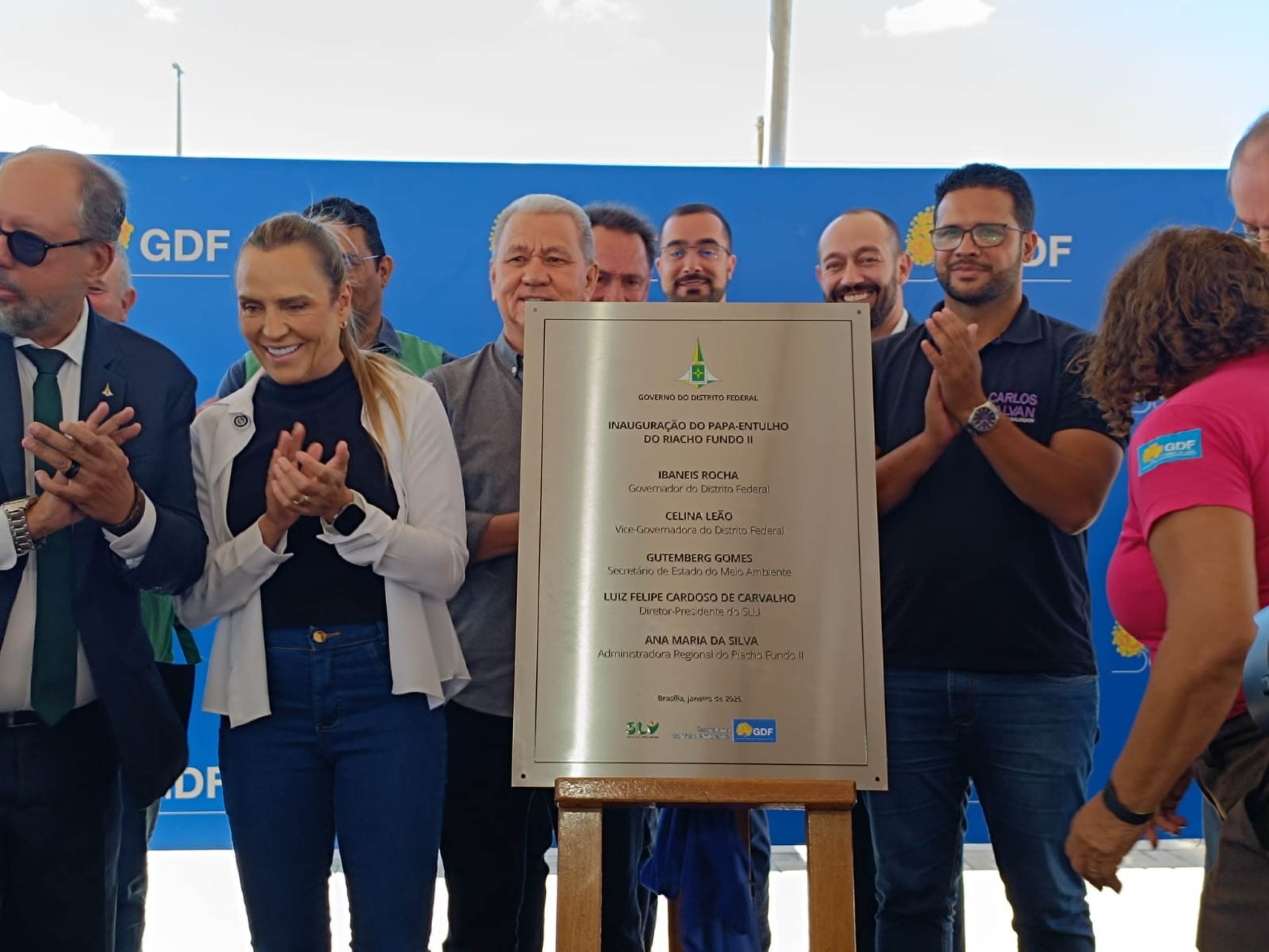 Primeiro papa-entulho foi inaugurado no Riacho Fundo II