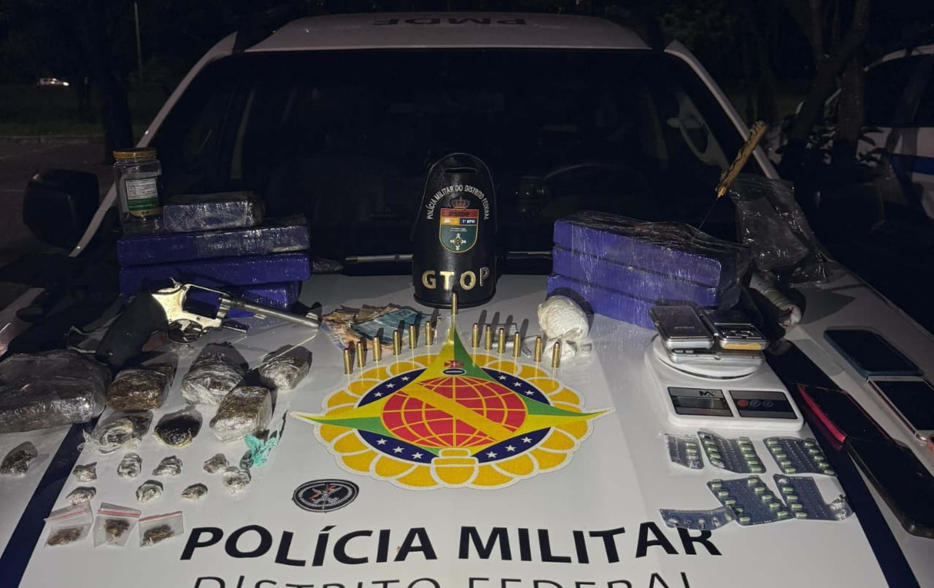 PM prende grupo com drogas e arma na Candangolândia