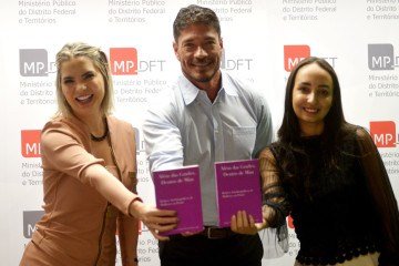 Obra de Raquel Tiveron (E), Diogo Abe Ribeiro e Camila Oliveira é uma iniciativa conduzida pelo Nupri, do MPDFT, em parceria com a Penitenciária Feminina e o CED 01 -  (crédito:  Ed Alves/CB/DA Press)