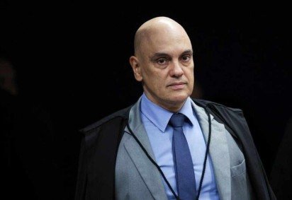 As razões de Moraes para transferir Bolsonaro para Papudinha, segundo a decisão -  (crédito: BBC Geral) -As razões de Moraes para transferir Bolsonaro para Papudinha, segundo a decisão -  (crédito: BBC Geral)