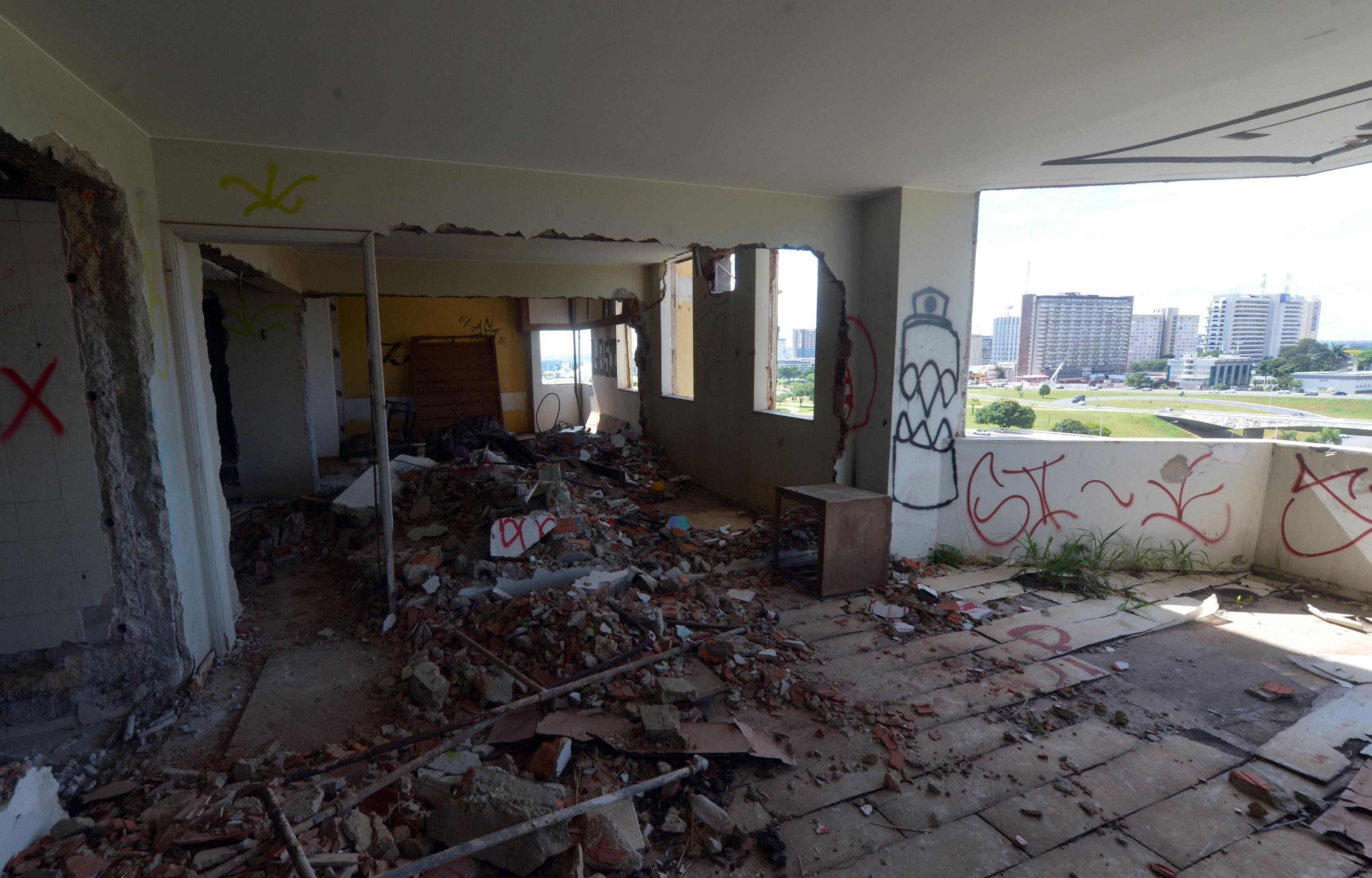 Torre Palace ser&aacute; implodido em 25 de janeiro