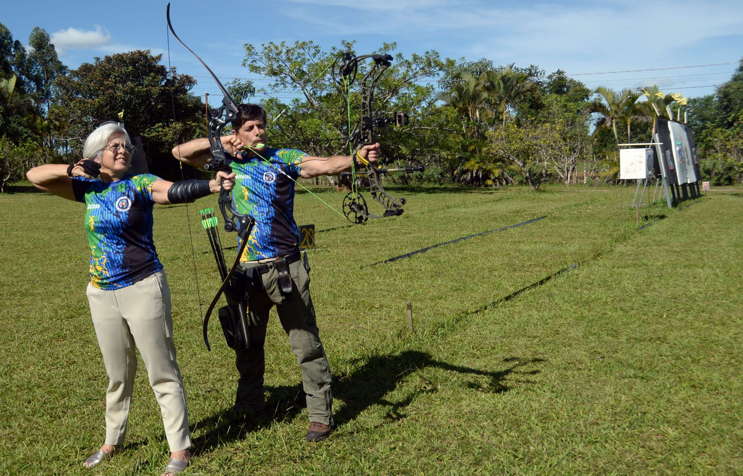  16/01/2026 Cr&eacute;dito: Marcelo Ferreira/CB/D.A Press. Brasil. Bras&iacute;lia - DF - Escola de arco e flexa Artemis localizada no Lago Oeste. Suzana Souza e Reinaldo Pinheiro (professores)