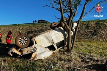 O homem foi imediatamente encaminhado a um hospital de refer&ecirc;ncia devido &agrave; gravidade das les&otilde;es -  (crédito: Divulga&ccedil;&atilde;o/CBMDF)