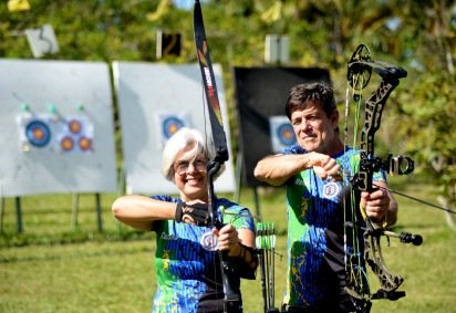 Suzana Souza e Reinaldo Pinheiro, donos de clube de arco e flecha no Lago Oeste  -  (crédito:  Fotos: Marcelo Ferreira/CB/D.A Press) -Suzana Souza e Reinaldo Pinheiro, donos de clube de arco e flecha no Lago Oeste  -  (crédito:  Fotos: Marcelo Ferreira/CB/D.A Press)