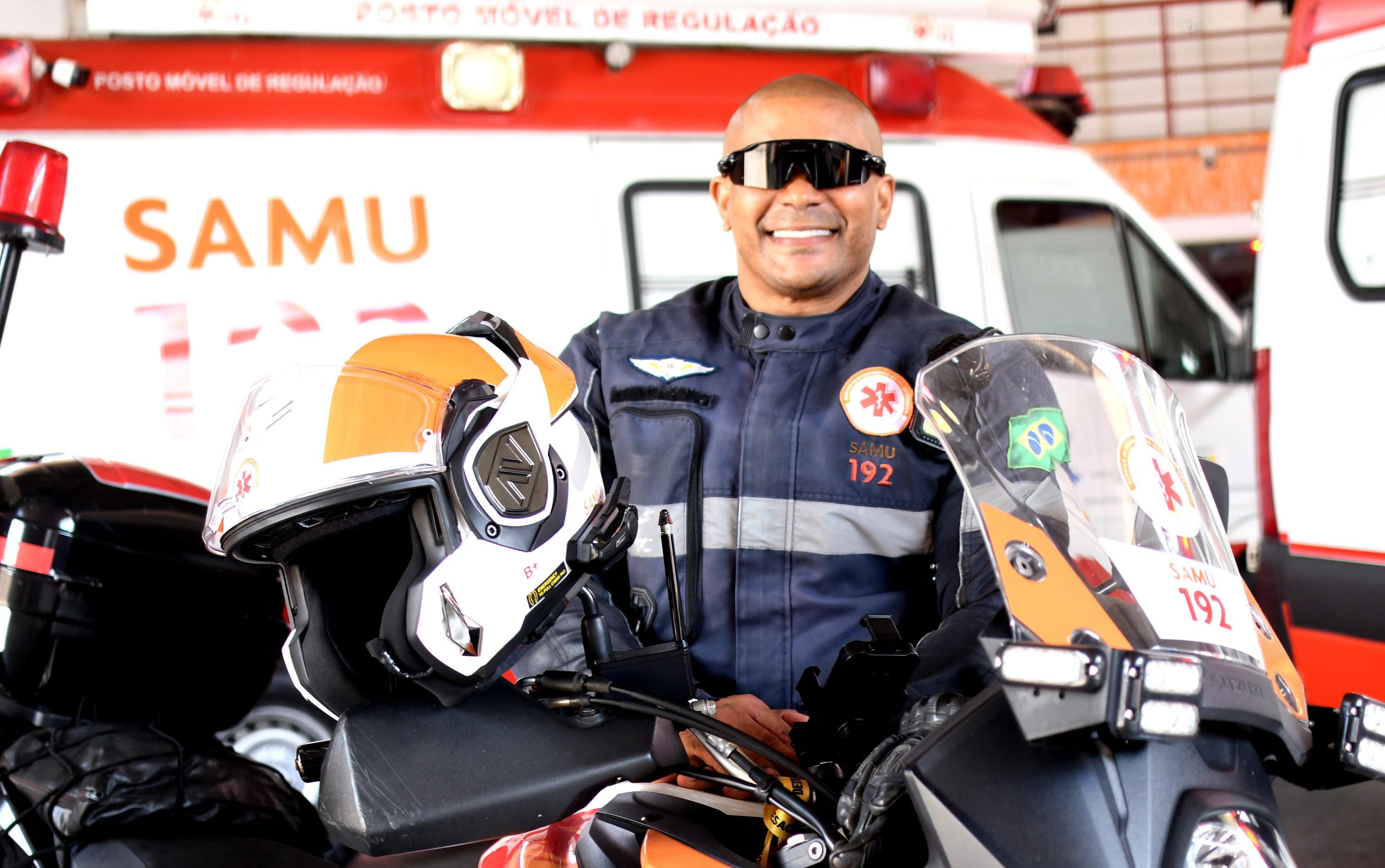 Renato atua no grupamento de motos de emerg&ecirc;ncia