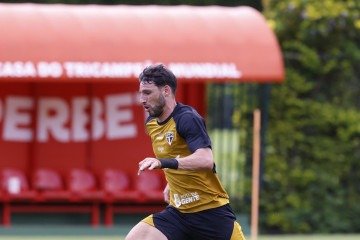 Desempenho de Calleri leva a diretoria do São Paulo a se mobilizar pela renovação do contrato, válido até o fim do ano -  (crédito: Rubens Chiri/São Paulo FC)