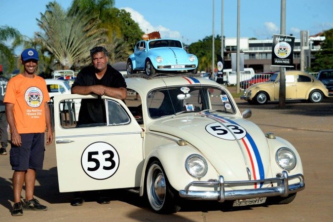 Carlos Henrique e Wallace organizam eventos para amantes de Fuscas