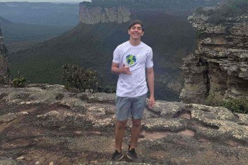 O pernambucano Caio Silva Braga, de 18 anos, natural do Recife, alcançou a pontuação máxima na redação do Enem 2025 -  (crédito: Reprodução/Arquivo Pessoal)