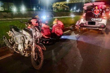 Uma via precisou ser interditada para a realização do atendimento -  (crédito: Divulgação/ CBMDF)