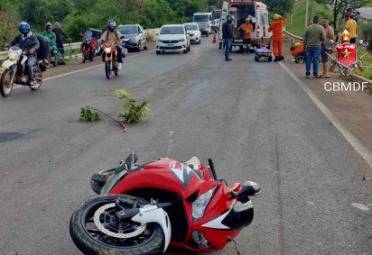 Motociclista fica ferido após acidente na ponte do Córrego Crispim, no Gama
 -  (crédito: CBMDF/Divulgação) -Motociclista fica ferido após acidente na ponte do Córrego Crispim, no Gama
 -  (crédito: CBMDF/Divulgação)