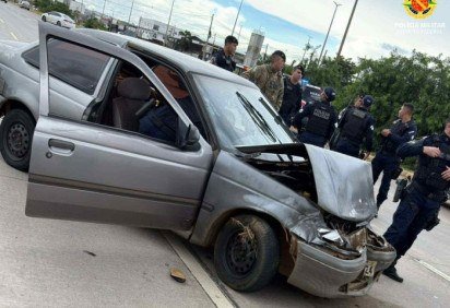 Perseguição causa caos no trânsito e resulta em prisão de ladrões de carro no DF -  (crédito: PMDF) -Perseguição causa caos no trânsito e resulta em prisão de ladrões de carro no DF -  (crédito: PMDF)