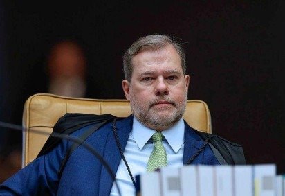 Funcionários do Banco Central deixam a sede do Banco Master em São Paulo após a prisão de Daniel Vorcaro, presidente-executivo do banco, em novembro -  (crédito: Getty Images) -Funcionários do Banco Central deixam a sede do Banco Master em São Paulo após a prisão de Daniel Vorcaro, presidente-executivo do banco, em novembro -  (crédito: Getty Images)