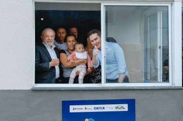 A estimativa do governo é que a ampliação alcance milhares de famílias, incluindo aproximadamente 31,3 mil na faixa 3 e 8,2 mil na faixa 4 -  (crédito:  Ricardo Stuckert/PR)