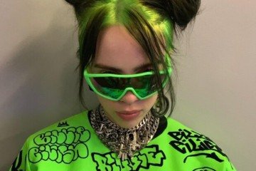 Os cabelos da cantora Billie Eilish já estamparam até mesmo verde neon 