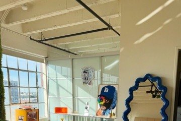 Espelhos, texturas e móveis também fazem parte desse universo