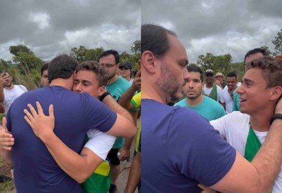 A chegada de Carlos Bolsonaro foi registrada por Nikolas Ferreira, que destacou o gesto como apoio ao pai, Jair Bolsonaro, e aos presos do 8 de janeiro -  (crédito: Reprodução / Instagram ) -A chegada de Carlos Bolsonaro foi registrada por Nikolas Ferreira, que destacou o gesto como apoio ao pai, Jair Bolsonaro, e aos presos do 8 de janeiro -  (crédito: Reprodução / Instagram )