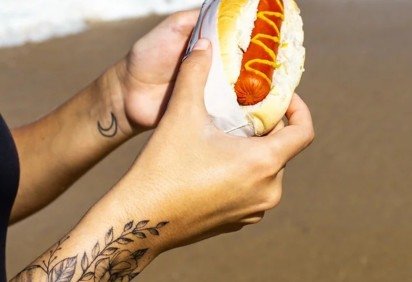 <p>O cachorro-quente da Geneal foi reconhecido pela Câmara Municipal comoBem Cultural de Natureza Imaterial da cidade do Rio de Janeiro .</p>
 -  (crédito: Divulgação ) -<p>O cachorro-quente da Geneal foi reconhecido pela Câmara Municipal comoBem Cultural de Natureza Imaterial da cidade do Rio de Janeiro .</p>
 -  (crédito: Divulgação )