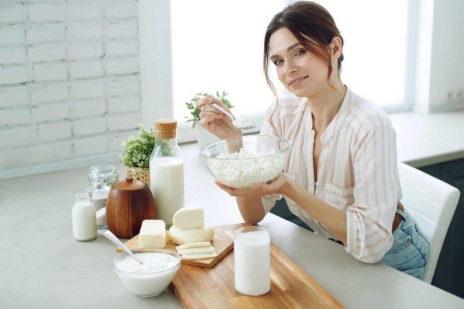 Alimento nutritivo, o queijo pode integrar uma alimentação equilibrada, especialmente quando há atenção à escolha de tipos mais saudáveis (Imagem: Nina Buday | Shutterstock) -  (crédito: EdiCase)