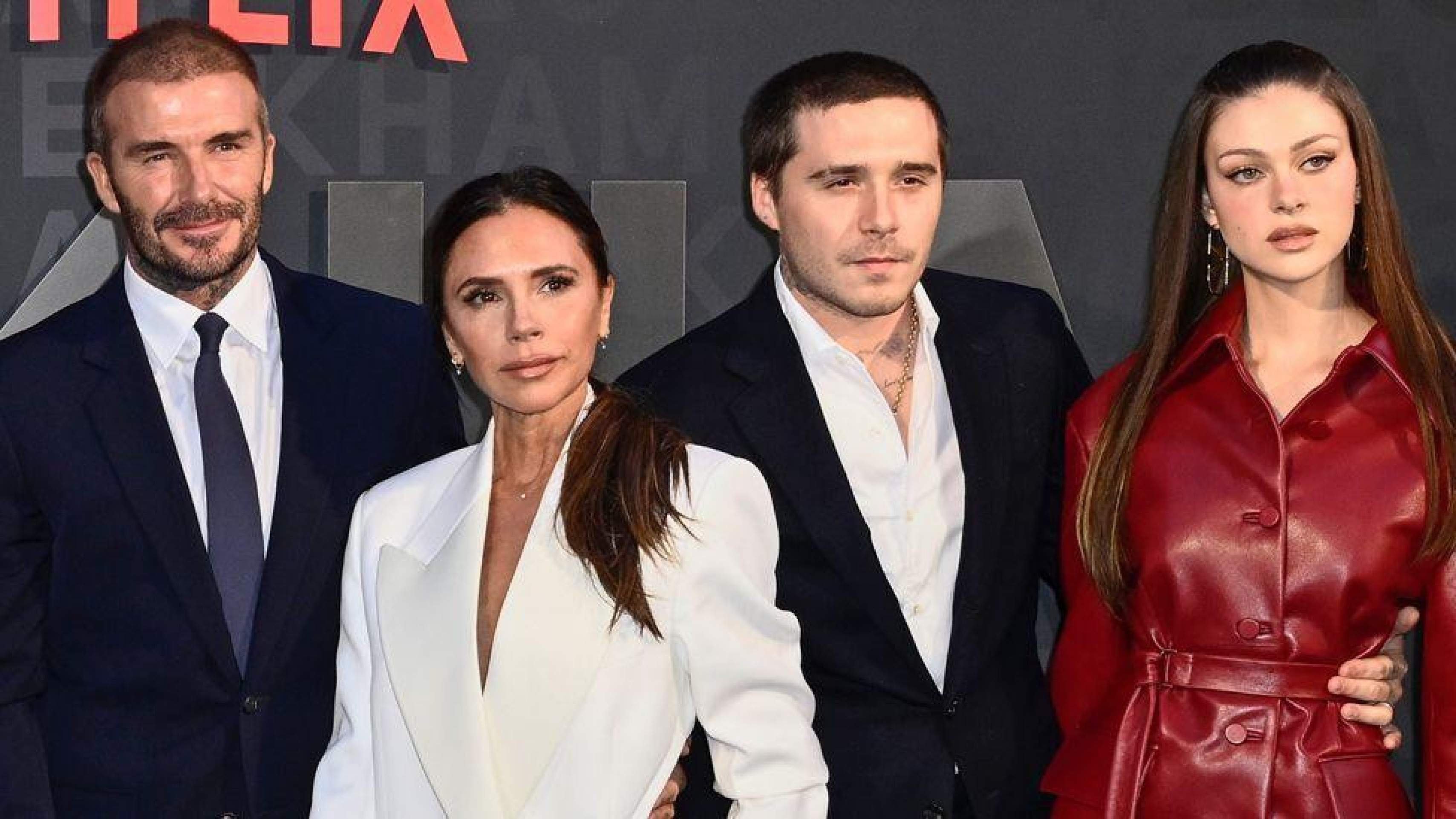 Victoria Beckham, em documentário da Netflix, trabalhando na sua linha de moda -  (crédito: Netflix)