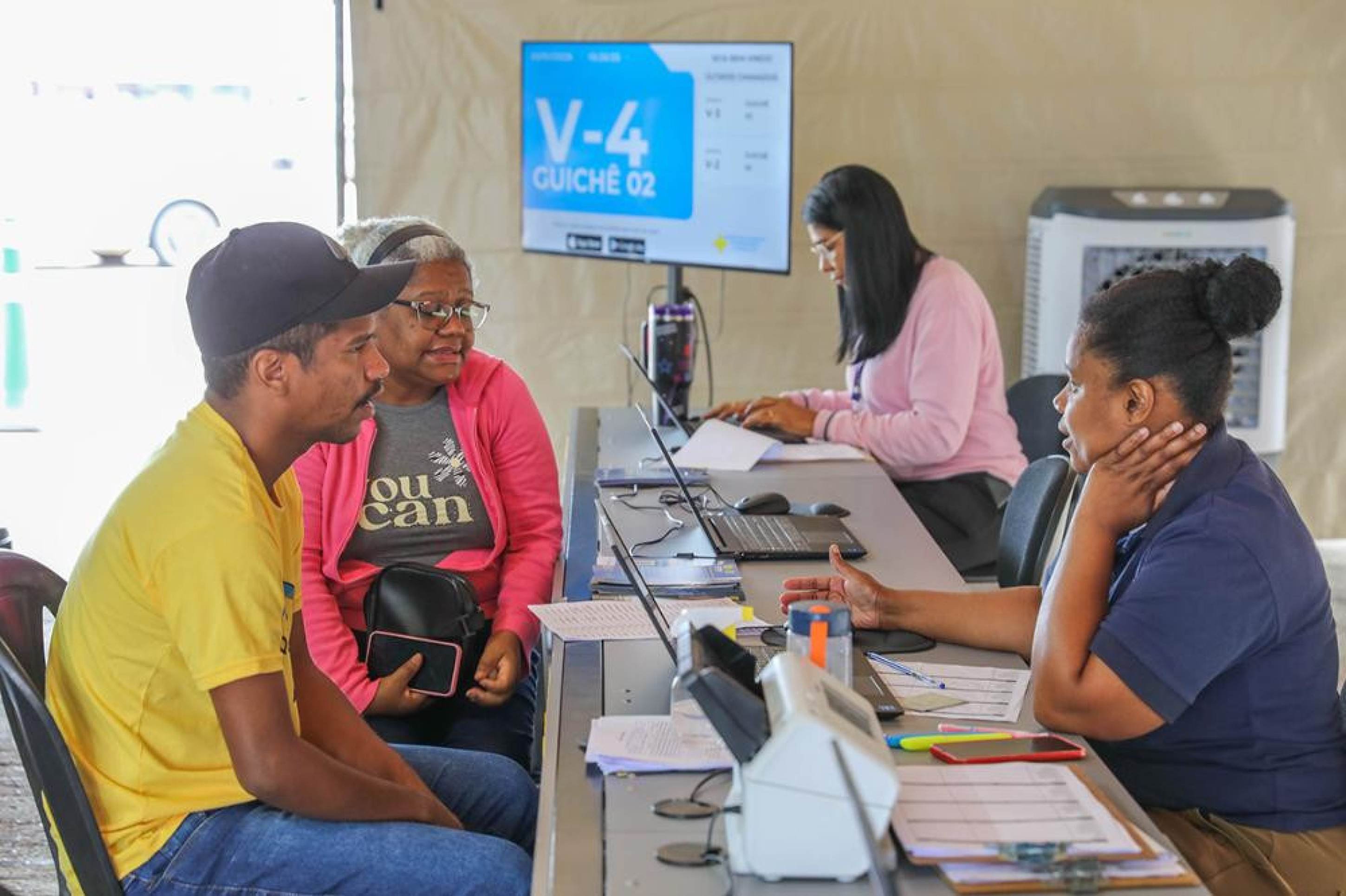 Carreta do emprego amplia atendimentos em Samambaia e Rodoviária