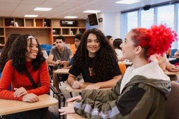O IDP projeta dobrar, até 2026, o número de estudantes em intercâmbio internacional, passando de 50 para 100 alunos em universidades no exterior -  (crédito: Divulgação/IDP)