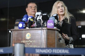 Senador Nelsinho Trad (PSD-MS) reuniu-se, ontem, com a embaixadora da UE no Brasil, Marian Schuegraf, e, na sequência, esteve com Geraldo Akckmin - (crédito: Andressa Anholete/Agência Senad) Senador Nelsinho Trad (PSD-MS) reuniu-se, ontem, com a embaixadora da UE no Brasil, Marian Schuegraf, e, na sequência, esteve com Geraldo Akckmin - (crédito: Andressa Anholete/Agência Senad)