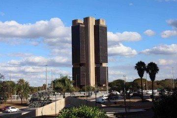 Diretores reforçaram o comunicado publicado na semana anterior, que adiantou a possibilidade de uma redução da taxa Selic já no mês que vem - (crédito: Antonio Cruz / Agência Brasil) Diretores reforçaram o comunicado publicado na semana anterior, que adiantou a possibilidade de uma redução da taxa Selic já no mês que vem - (crédito: Antonio Cruz / Agência Brasil)