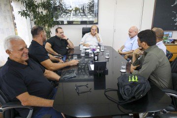Ibaneis Rocha se reuniu com atletas e representantes da Legacy Fighting Alliance (LFA) -  (crédito:  Renato Alves/Agência Brasília)
