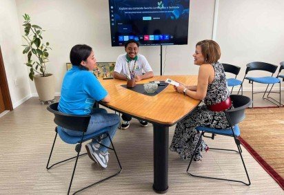 Ano passado, o Brasil registrou um recorde histórico:715 contratos ativos de adolescentes aprendizes -  (crédito: Divulgação/ Demà Aprendiz)