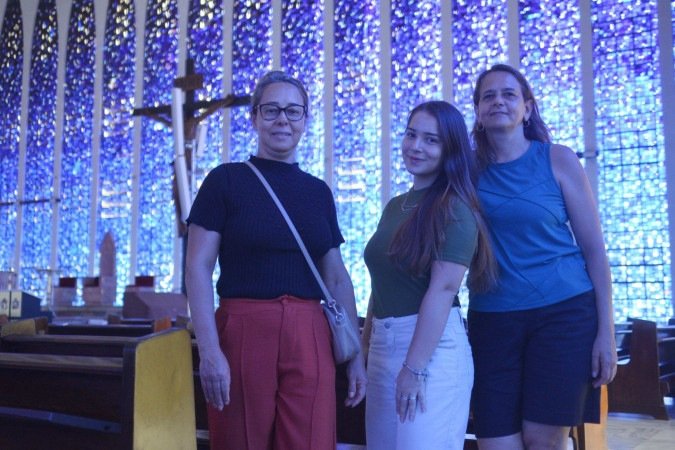 Márcia Ramos visita o Santuário Dom Bosco pela primeira vez acompanhada da cunhada e da filha 