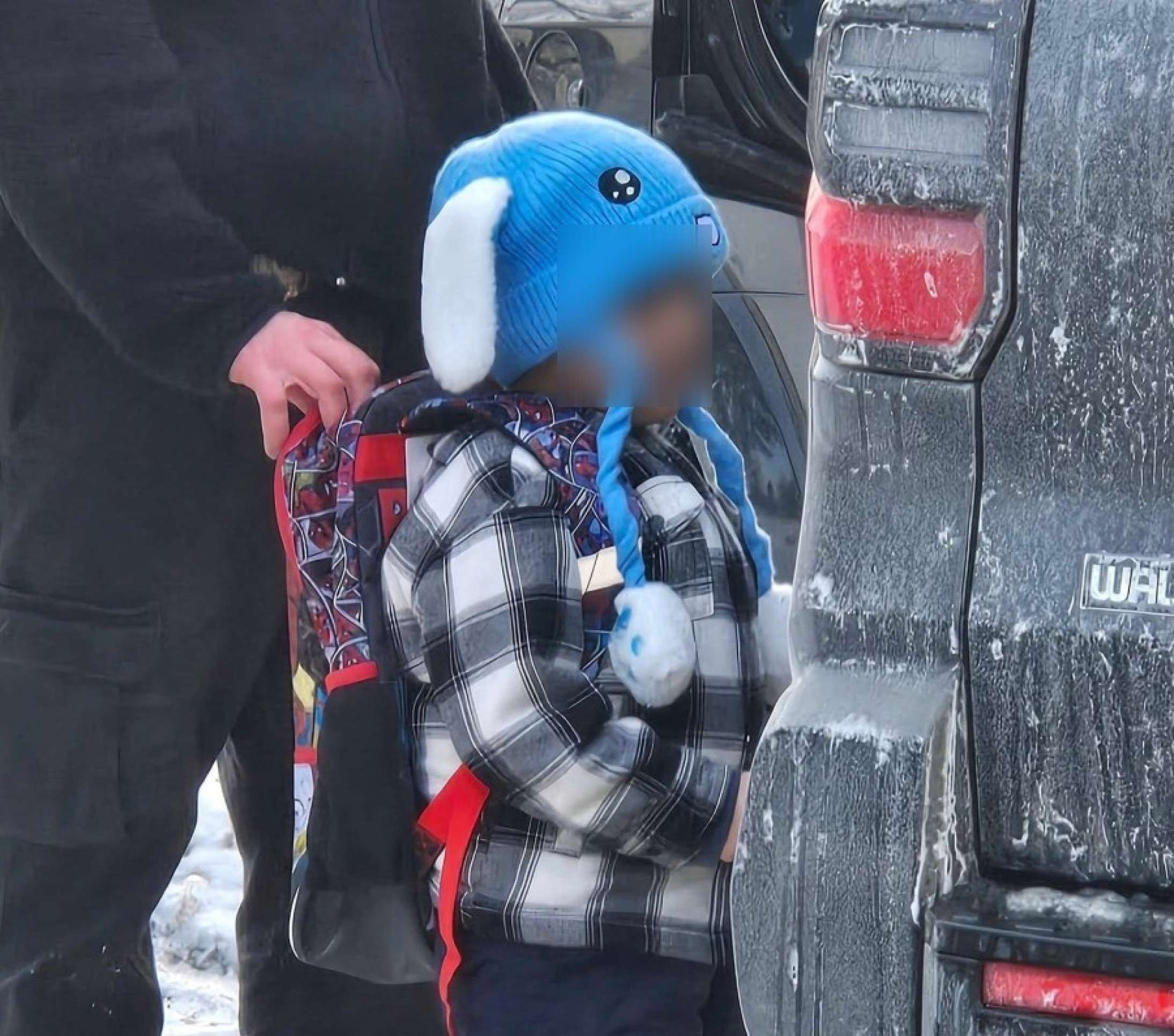 Juiz proíbe que governo Trump deporte menino de 5 anos e pai