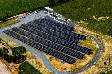 Projeto combina geração solar, armazenamento em baterias, automação da rede e medição inteligente -  (crédito: Diculgação/ Cemig)