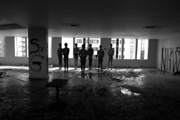 Exposição Abandonados (2015), fotografada nas ruínas do Torre Palace - (crédito: Sergio Vincent) Exposição Abandonados (2015), fotografada nas ruínas do Torre Palace - (crédito: Sergio Vincent)