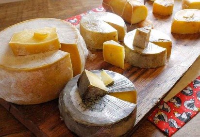 Minas Gerais se destaca cada vez mais na produção de queijo artesanal, 
mas o baixo volume pode ser um problema na abertura de novos mercados -  (crédito: Ouro Canastra Q’jaria/Divulgação)
