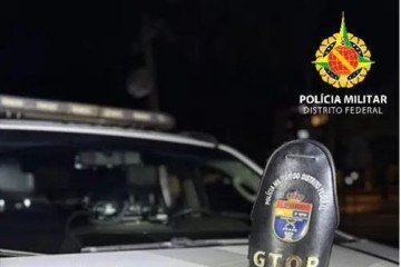 Policiais militares encontraram um revólver calibre com seis munições -  (crédito: Divulgação/PMDF)