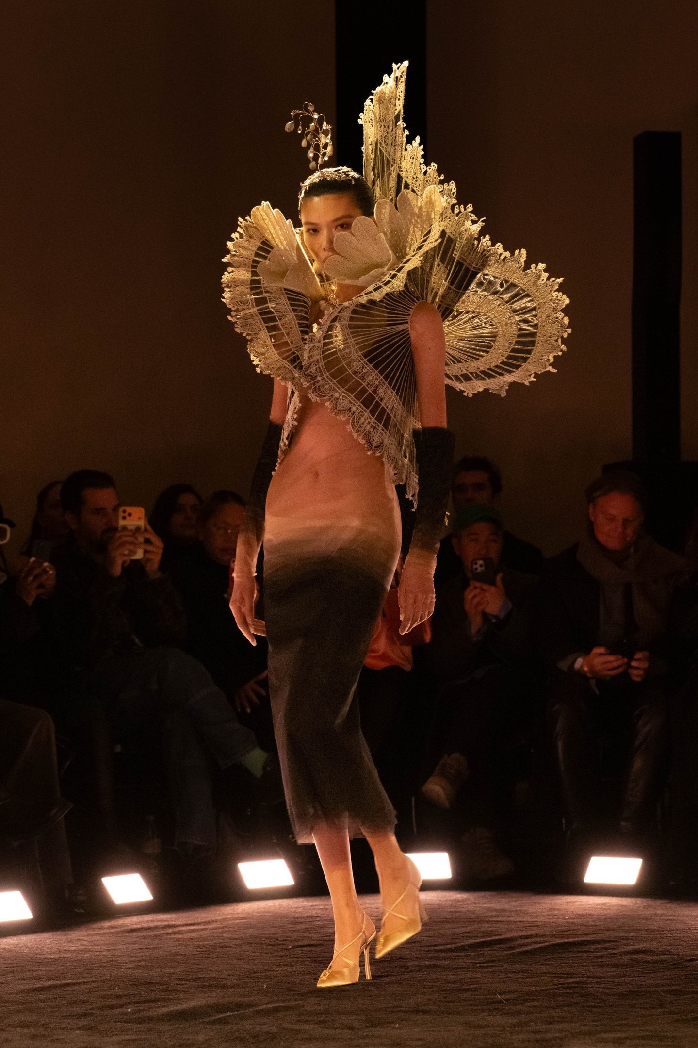 Schiaparelli, ver&atilde;o 2026 alta-costura