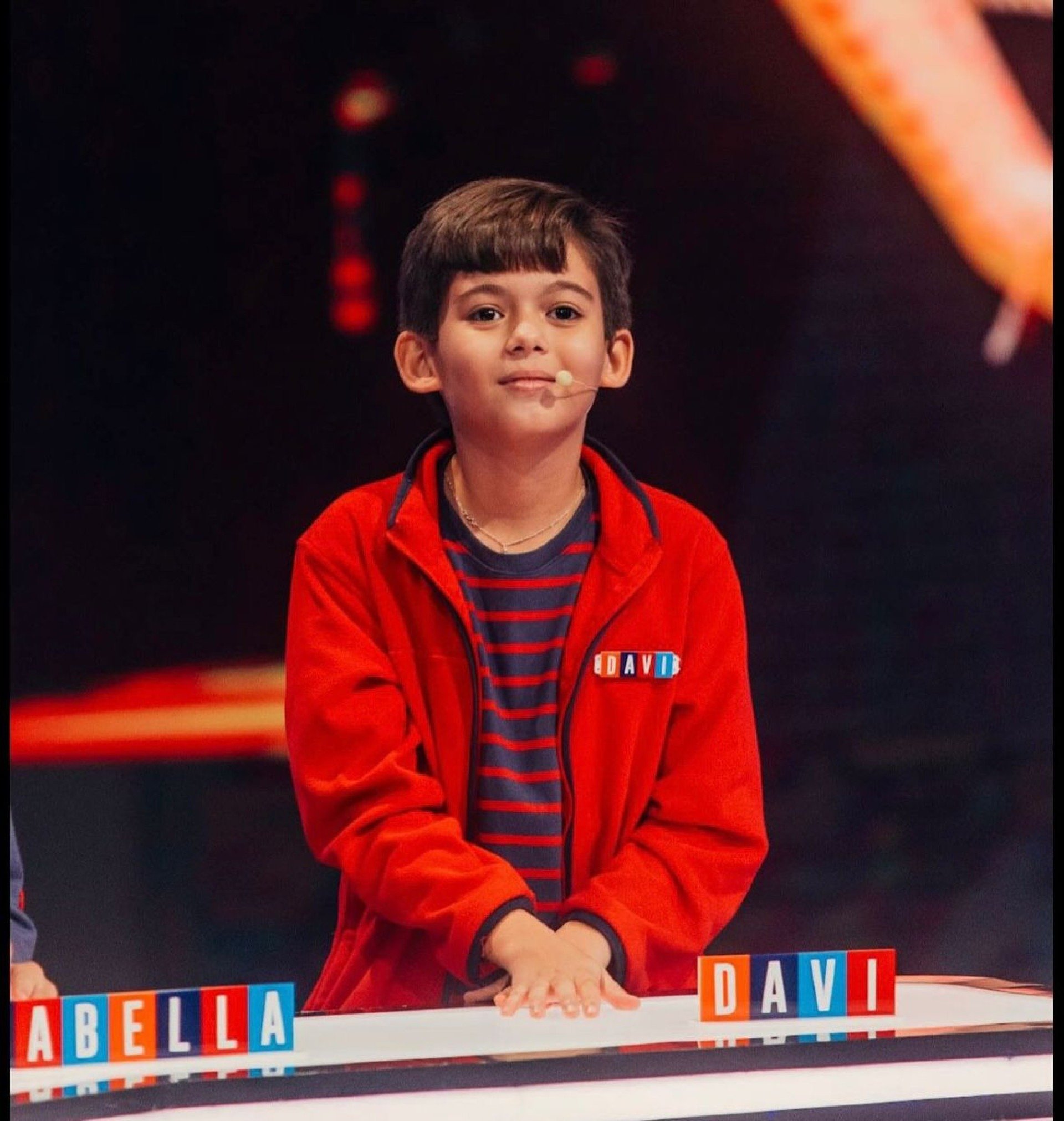 Estudante de 12 anos usa redes sociais para explicar temas de geopolítica