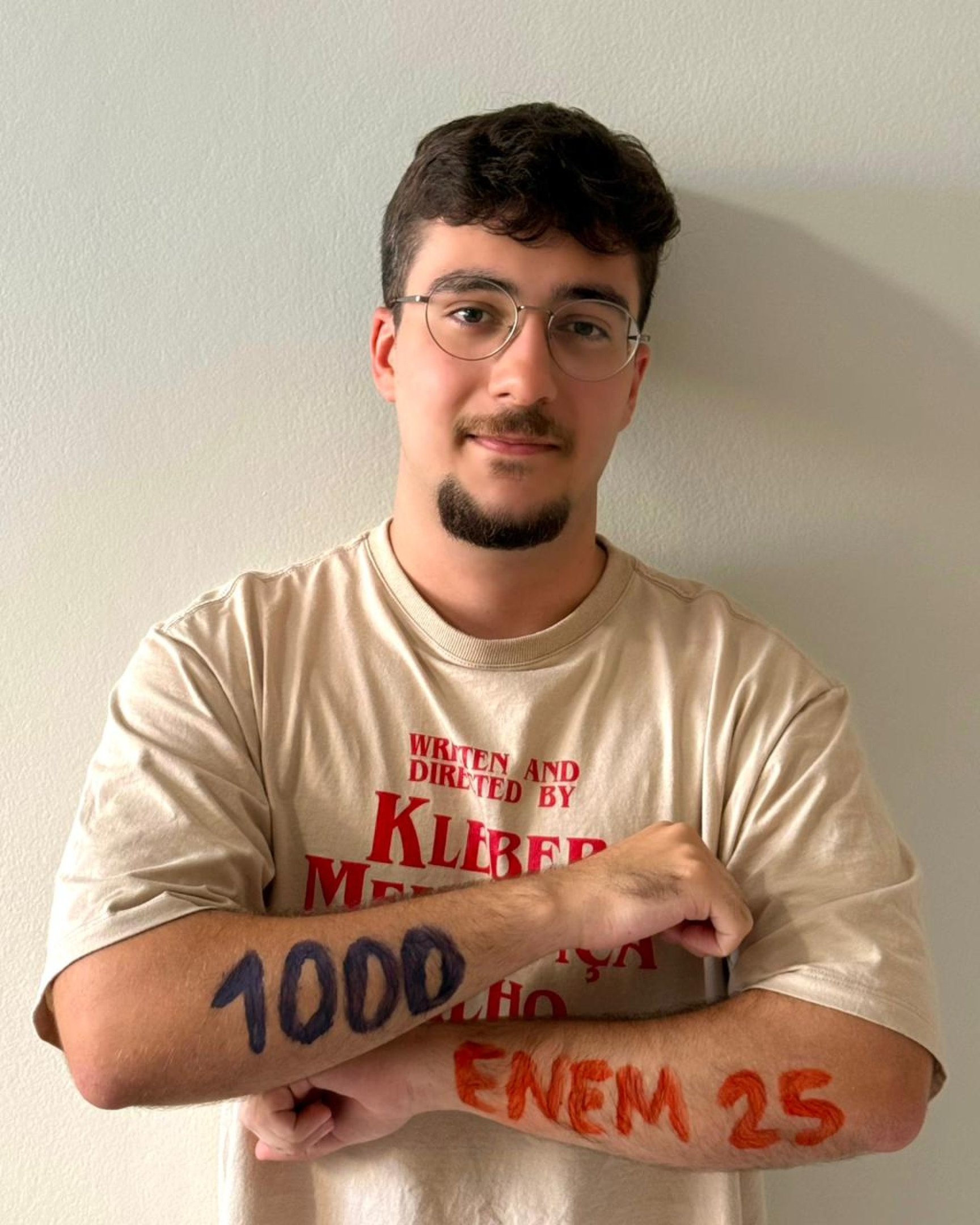 Rodrigo Forte, 22 anos, oferece curso preparat&oacute;rio focado em reda&ccedil;&atilde;o do Enem