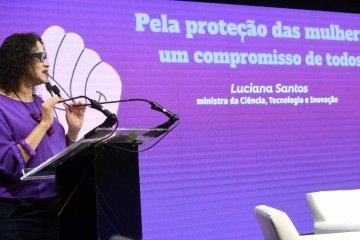 A ministra da Ciência, Tecnologia e Inovação, Luciana Santos, durante participação no CB.Debate: 'Pela proteção das mulheres: um compromisso de todos', nesta terça-feira (27/1) - (crédito: Ed Alves/CB/D.A Press) A ministra da Ciência, Tecnologia e Inovação, Luciana Santos, durante participação no CB.Debate: 'Pela proteção das mulheres: um compromisso de todos', nesta terça-feira (27/1) - (crédito: Ed Alves/CB/D.A Press)