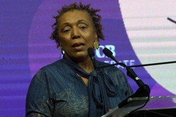 Ministra do TSE, Vera L&uacute;cia: "N&oacute;s n&atilde;o podemos somente ser eleitoras, mas tamb&eacute;m candidatas. Precisamos eleger mulheres que se comprometam com a nossa dignidade" -  (crédito:  Ed Alves/CB/DA Press)